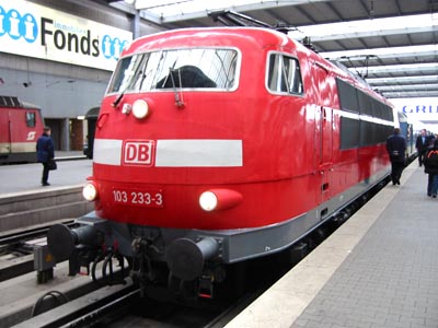 103 233-3 in Mnchen Hbf